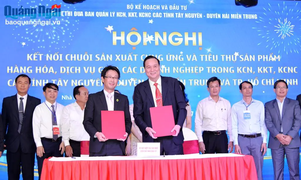 Các doanh nghiệp ký kết biên bản ghi nhớ hợp tác tại hội nghị chuỗi sản xuất và cung ứng