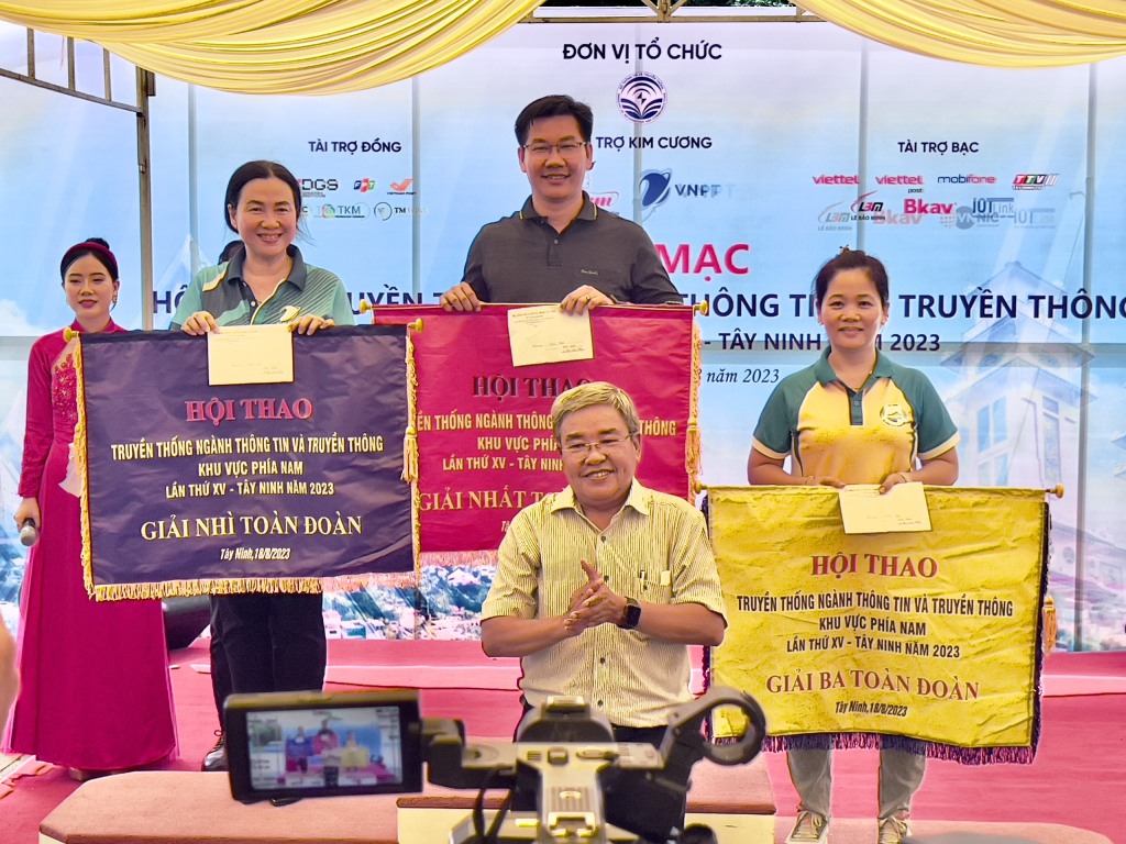 Viettel Tây Ninh xuất sắc đoạt giải Nhất; Viễn thông Tây Ninh giải Nhì; Sở TT&TT giải Ba