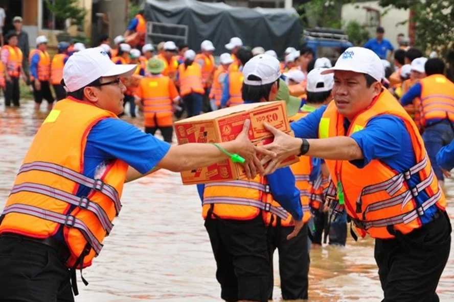 Công tác cứu trợ thực địa tại vùng ngập lũ tại miền BắcẢnh: sưu tầm